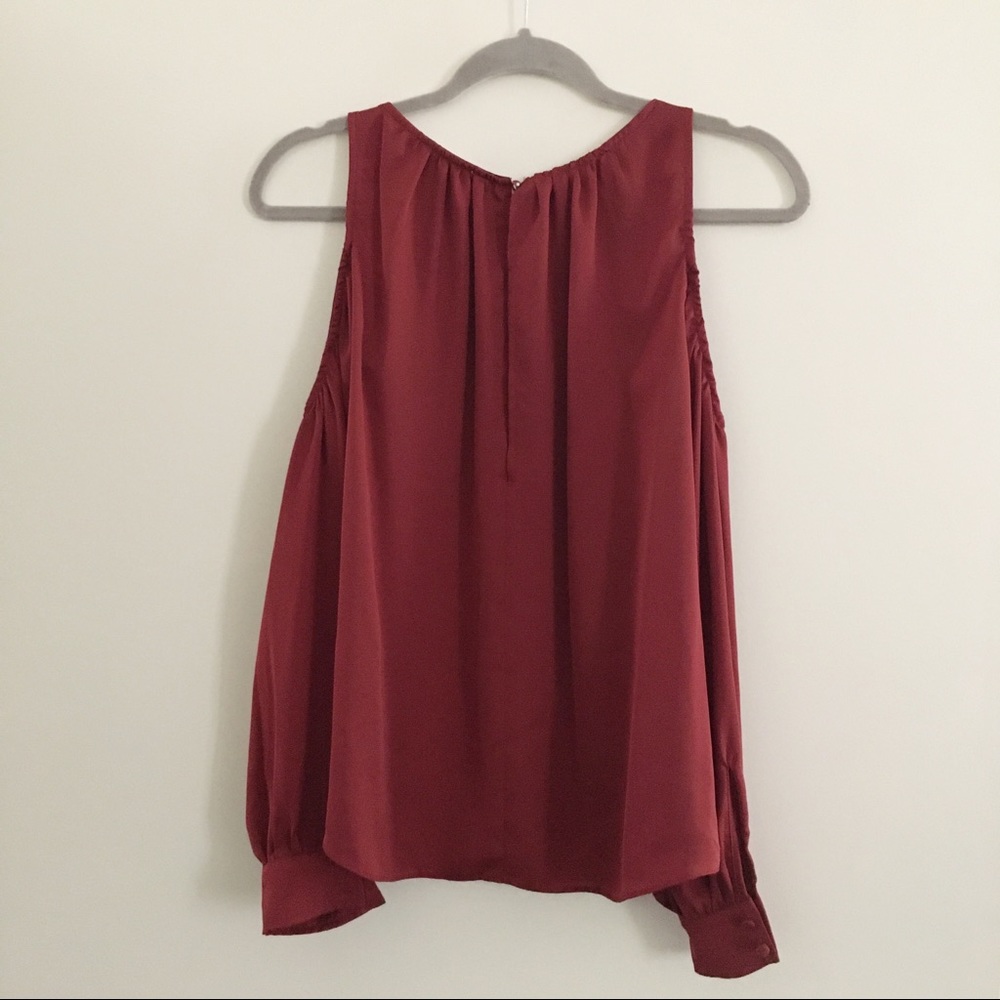 L’Academie | Revolve Maroon Cold Shoulder Blouse - Picture 4 of 5